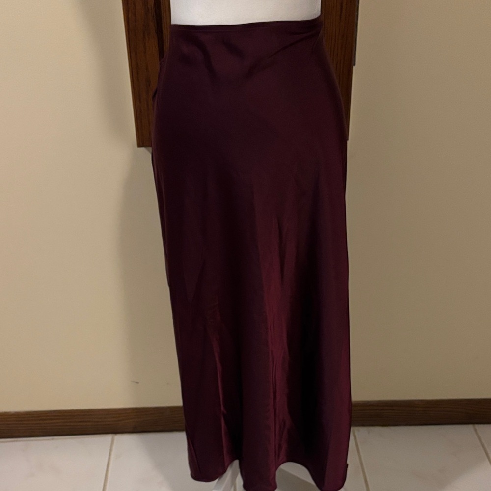 NWT Old Navy Burgundy Skirt - size Large